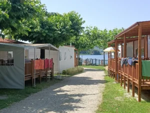 camping verde lago_mobile homes_Viale casette